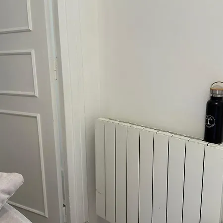 One Bed And Living In Center 10mins Form Eiffel Tower,ac& Kitchen شقة