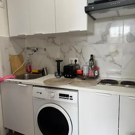 One Bed And Living In Center 10mins Form Eiffel Tower,ac& Kitchen شقة باريس