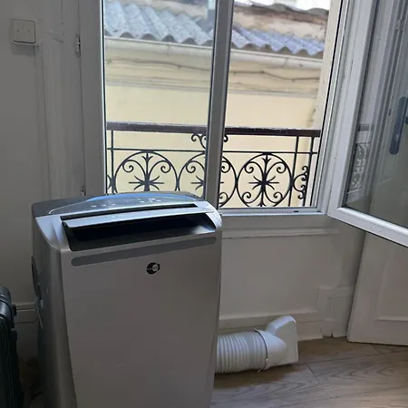One Bed And Living In Center 10mins Form Eiffel Tower,ac& Kitchen شقة